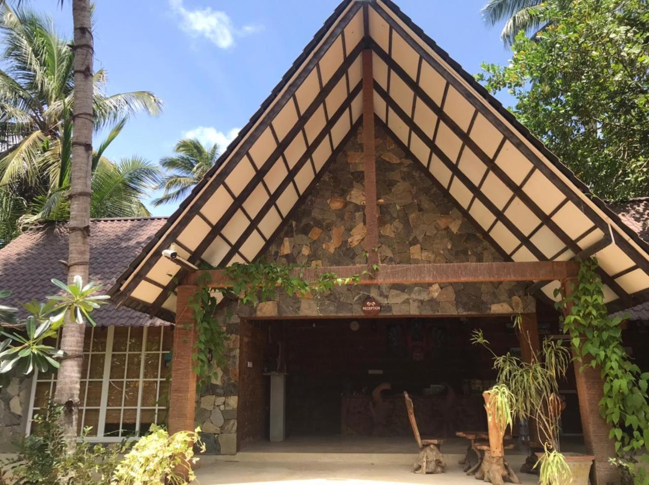 Coco Village Hotel Chilaw Exteriör bild