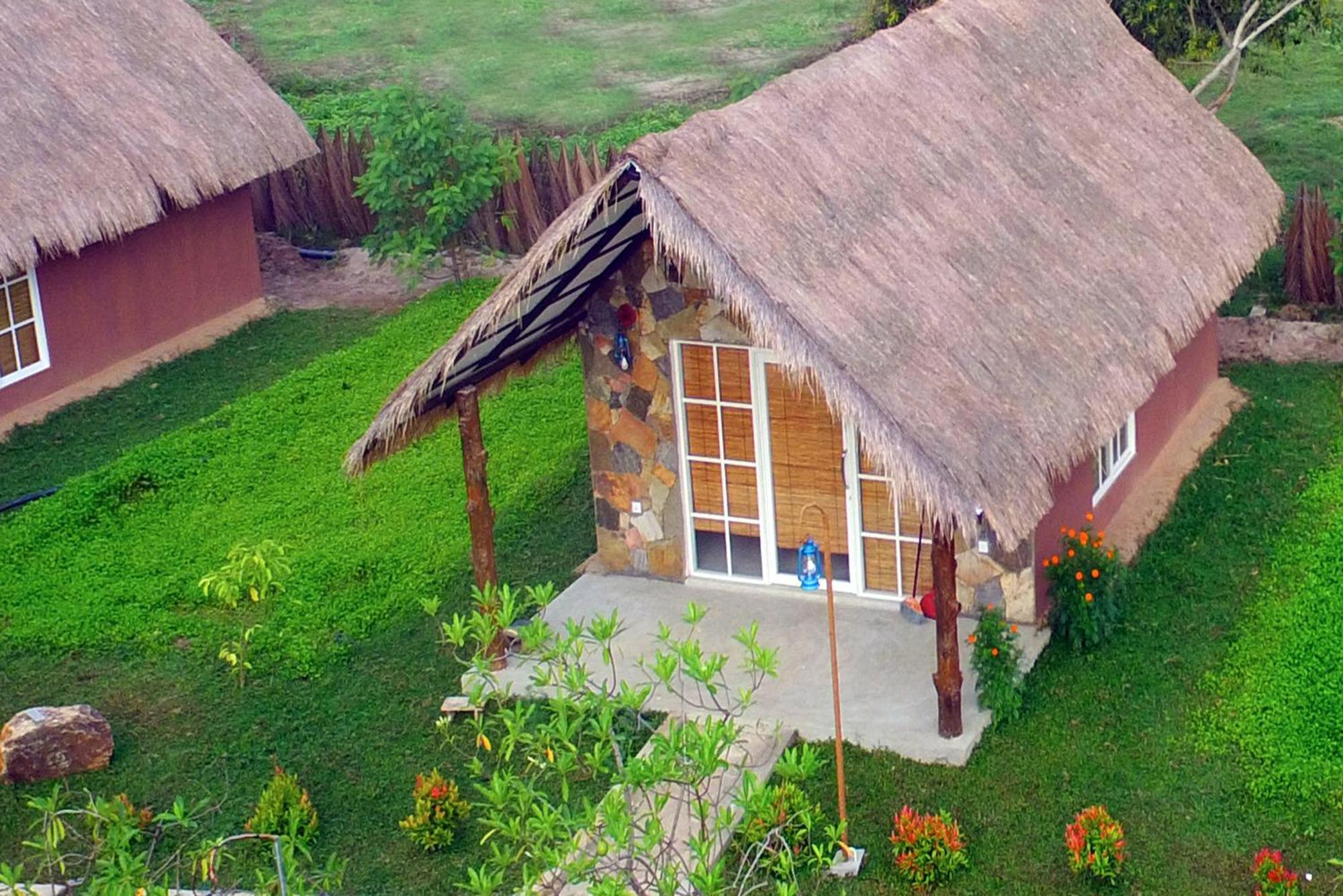 Coco Village Hotel Chilaw Exteriör bild