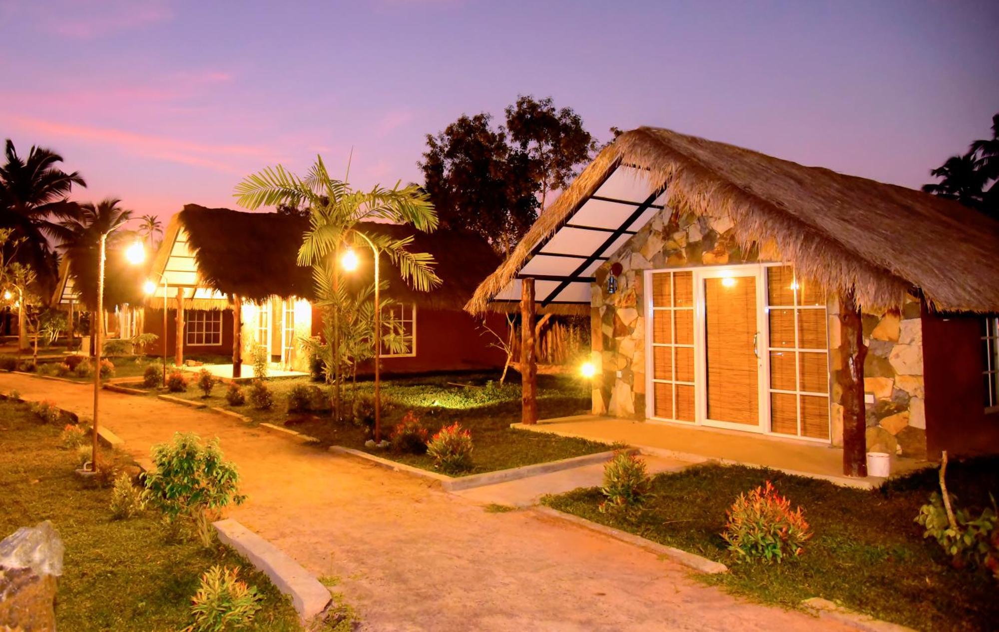 Coco Village Hotel Chilaw Exteriör bild