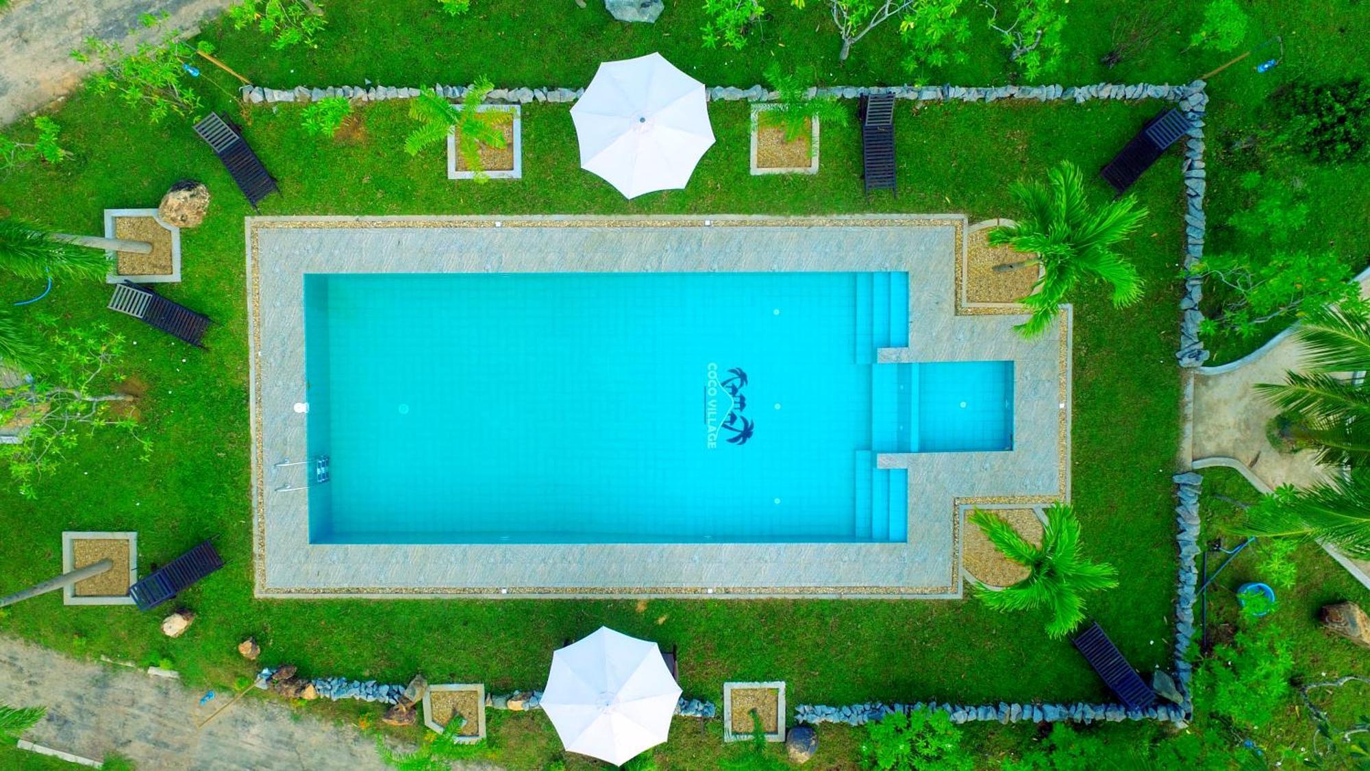 Coco Village Hotel Chilaw Exteriör bild