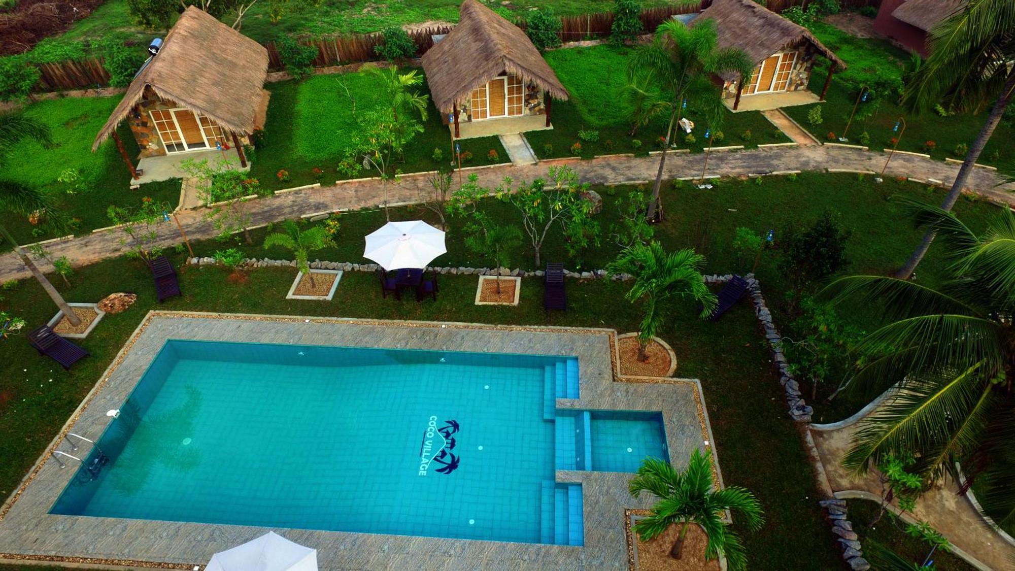 Coco Village Hotel Chilaw Exteriör bild