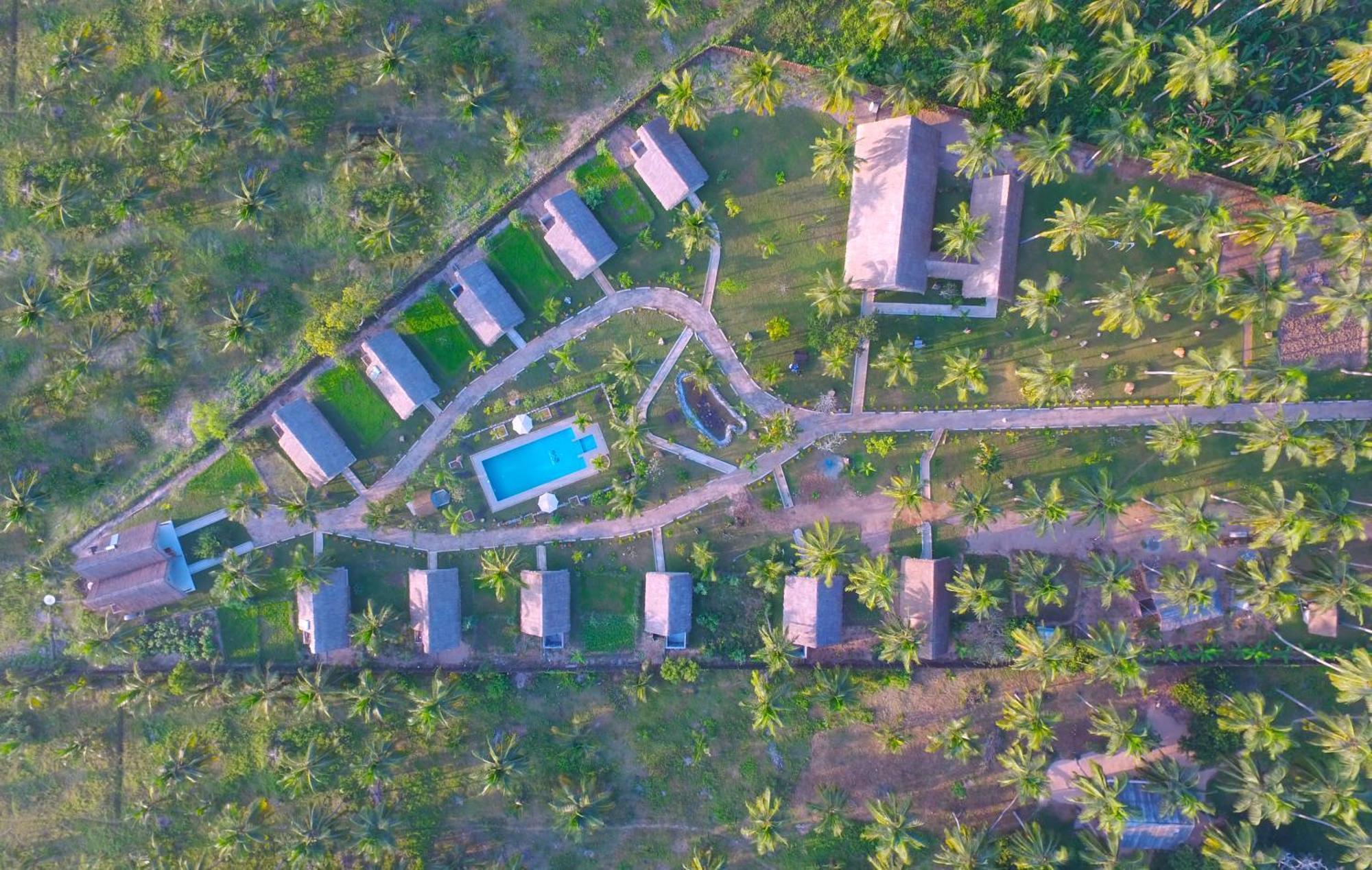 Coco Village Hotel Chilaw Exteriör bild