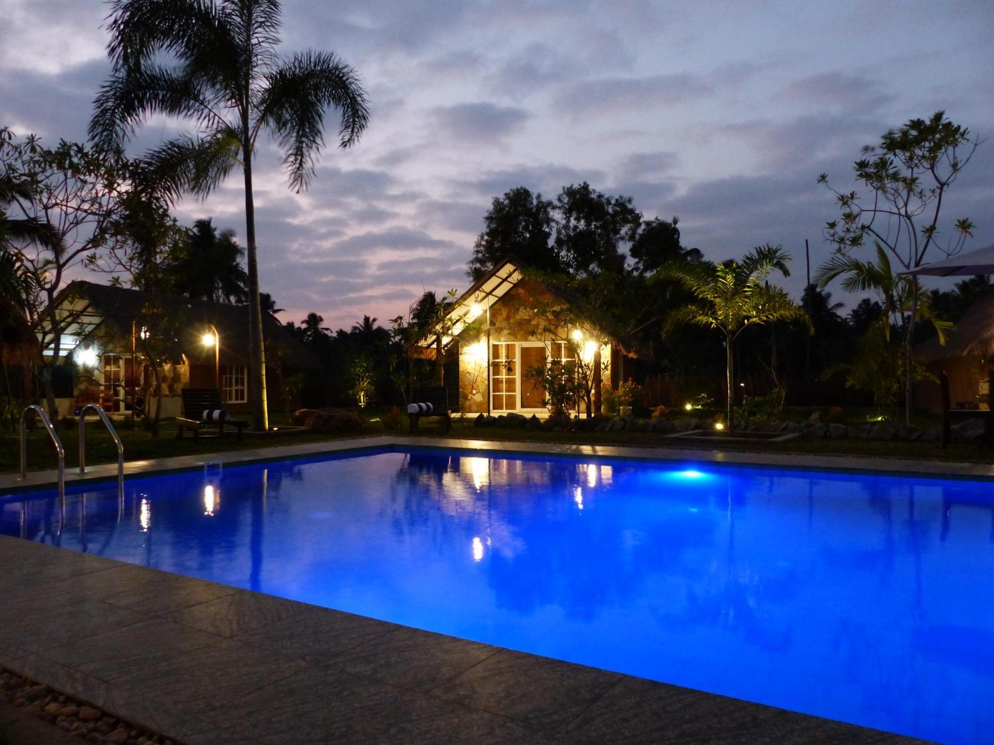 Coco Village Hotel Chilaw Exteriör bild
